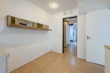 Apartamento para alugar com 250m², 4 quartos e 3 vagas Apartamento para alugar com 250m², 4 quartos e 3 vagasCozinha