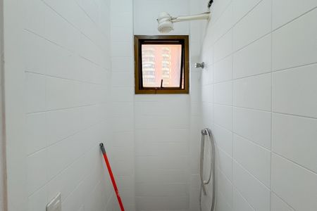 Apartamento para alugar com 250m², 4 quartos e 3 vagas Apartamento para alugar com 250m², 4 quartos e 3 vagasBanheiro de serviço