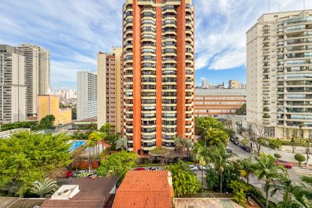 Apartamento para alugar com 250m², 4 quartos e 3 vagas Apartamento para alugar com 250m², 4 quartos e 3 vagasVista do Quarto 2