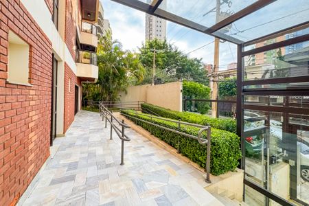 Apartamento para alugar com 250m², 4 quartos e 3 vagas Apartamento para alugar com 250m², 4 quartos e 3 vagasEntrada