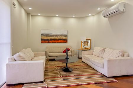 Apartamento para alugar com 250m², 4 quartos e 3 vagas Apartamento para alugar com 250m², 4 quartos e 3 vagasÁrea comum