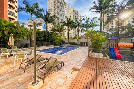 Apartamento para alugar com 250m², 4 quartos e 3 vagas Apartamento para alugar com 250m², 4 quartos e 3 vagasÁrea comum