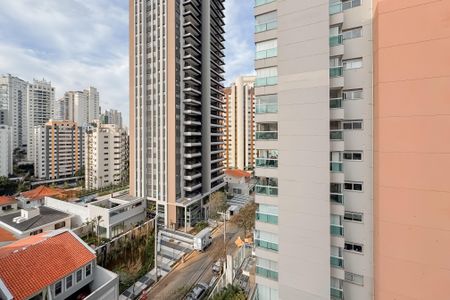 Apartamento para alugar com 250m², 4 quartos e 3 vagas Apartamento para alugar com 250m², 4 quartos e 3 vagasVista da Sacada