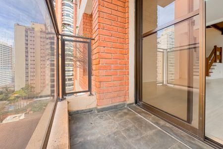 Apartamento para alugar com 250m², 4 quartos e 3 vagas Apartamento para alugar com 250m², 4 quartos e 3 vagasSacada