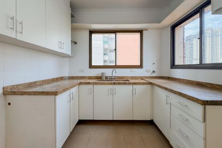 Apartamento para alugar com 250m², 4 quartos e 3 vagas Apartamento para alugar com 250m², 4 quartos e 3 vagasCozinha