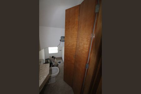 Casa para alugar com 185m², 4 quartos e 2 vagasBanheiro Social