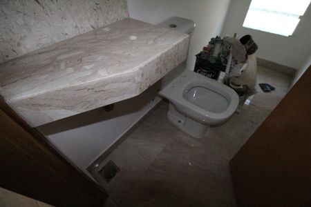 Casa para alugar com 185m², 4 quartos e 2 vagasBanheiro Social