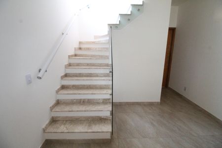 Casa para alugar com 185m², 4 quartos e 2 vagasSala