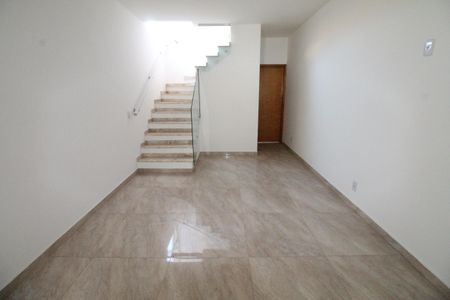 Casa para alugar com 185m², 4 quartos e 2 vagasSala