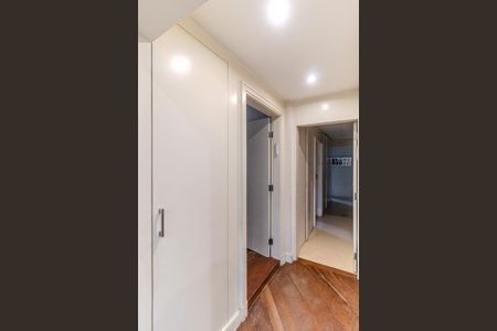 Apartamento à venda com 136m², 4 quartos e 2 vagasCorredor