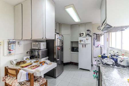 Apartamento à venda com 136m², 4 quartos e 2 vagasCozinha
