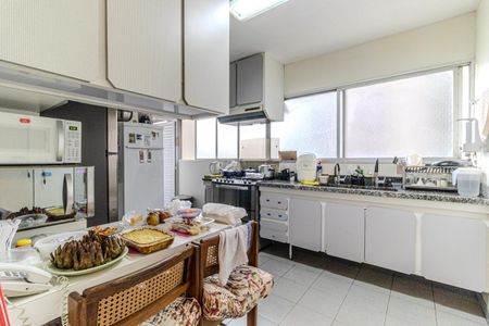 Apartamento à venda com 136m², 4 quartos e 2 vagasCozinha