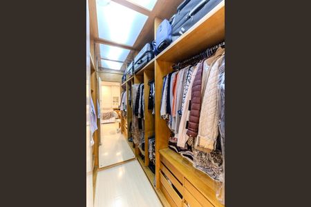 Apartamento à venda com 136m², 4 quartos e 2 vagasCloset da Suíte