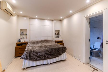 Apartamento à venda com 136m², 4 quartos e 2 vagasSuíte