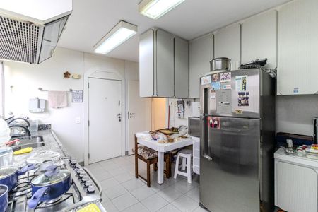 Apartamento à venda com 136m², 4 quartos e 2 vagasCozinha