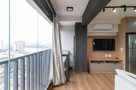 Studio à venda com 33m², 1 quarto e sem vaga Studio à venda com 33m², 1 quarto e sem vagaVaranda
