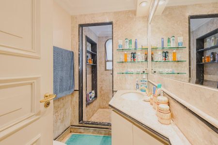 Apartamento à venda com 402m², 4 quartos e 4 vagasBanheiro da Suíte 2