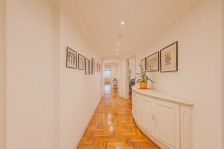 Apartamento à venda com 402m², 4 quartos e 4 vagasCorredor