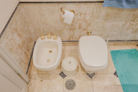 Apartamento à venda com 402m², 4 quartos e 4 vagasBanheiro da Suíte 2