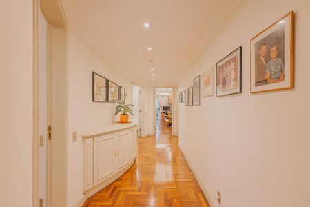 Apartamento à venda com 402m², 4 quartos e 4 vagasCorredor