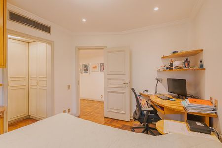 Apartamento à venda com 402m², 4 quartos e 4 vagasSuíte 1