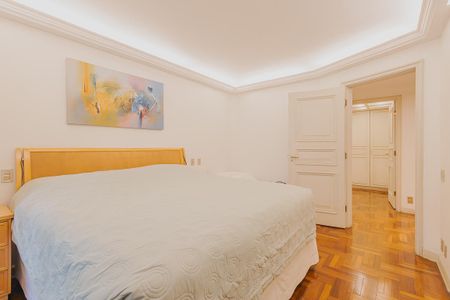 Apartamento à venda com 402m², 4 quartos e 4 vagasSuíte 2