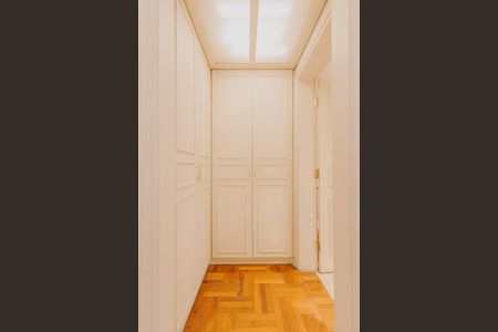 Apartamento à venda com 402m², 4 quartos e 4 vagasSuíte 2