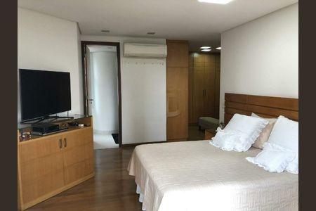 Apartamento à venda com 362m², 4 quartos e 4 vagas