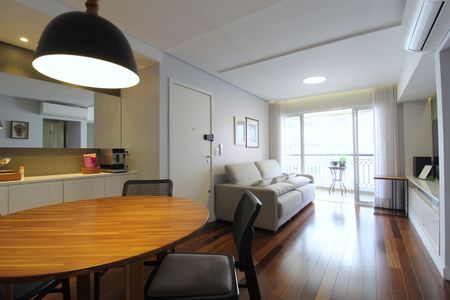 Sala de apartamento à venda com 3 quartos, 105m² em Indianópolis, São Paulo