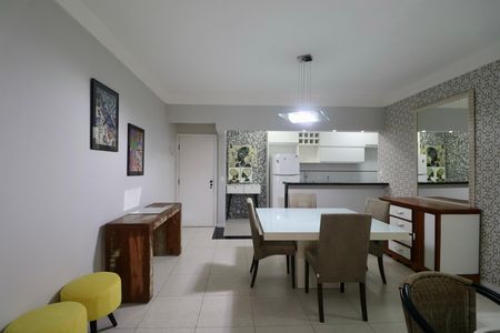 Sala de apartamento para alugar com 3 quartos, 110m² em Balneario Guarujá, Guarujá