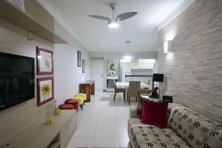 Sala de apartamento para alugar com 3 quartos, 110m² em Balneario Guarujá, Guarujá