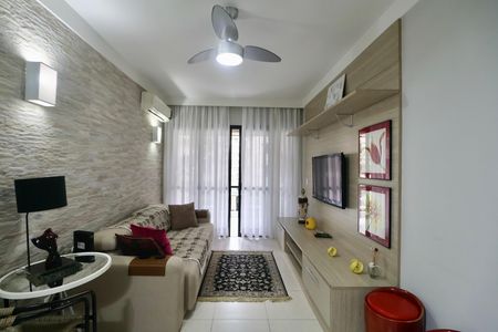 Sala de apartamento para alugar com 3 quartos, 110m² em Balneario Guarujá, Guarujá