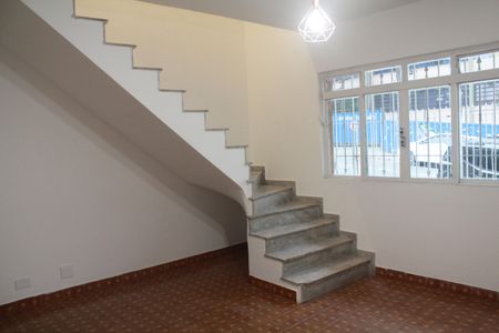 Casa à venda com 100m², 2 quartos e 2 vagasSala