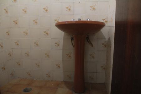 Casa à venda com 100m², 2 quartos e 2 vagasLavabo