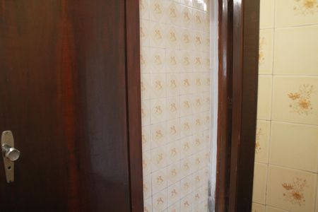 Casa à venda com 100m², 2 quartos e 2 vagasLavabo