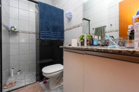 Casa à venda com 350m², 6 quartos e 2 vagas Casa à venda com 350m², 6 quartos e 2 vagasBanheiro Social - Casa 1