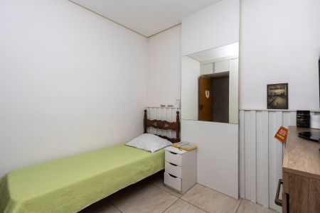 Casa à venda com 350m², 6 quartos e 2 vagas Casa à venda com 350m², 6 quartos e 2 vagasQuarto 1 - Casa 2