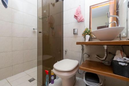 Casa à venda com 350m², 6 quartos e 2 vagas Casa à venda com 350m², 6 quartos e 2 vagasBanheiro da Suite - Casa 1