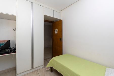 Casa à venda com 350m², 6 quartos e 2 vagas Casa à venda com 350m², 6 quartos e 2 vagasQuarto 1 - Casa 2