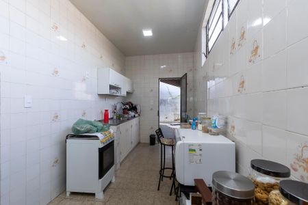 Casa à venda com 350m², 6 quartos e 2 vagas Casa à venda com 350m², 6 quartos e 2 vagasCozinha - Casa 1