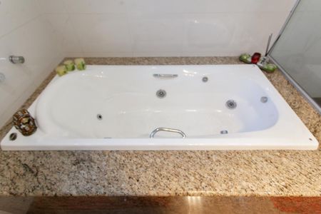 Casa para alugar com 463m², 3 quartos e 10 vagasBanheiro da Suíte