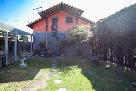 Casa para alugar com 463m², 3 quartos e 10 vagasQuintal