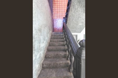 Casa para alugar com 463m², 3 quartos e 10 vagasEscada