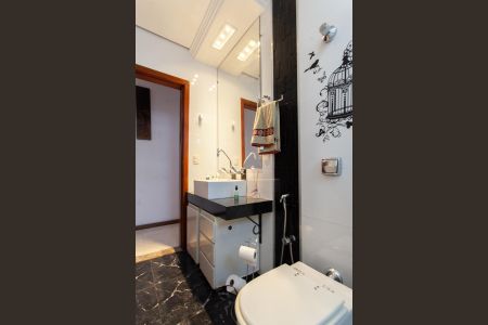 Casa para alugar com 463m², 3 quartos e 10 vagasBanheiro Social