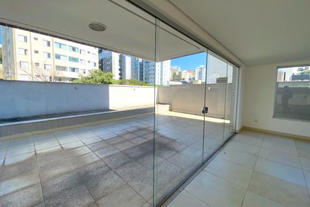 Apartamento à venda com 168m², 2 quartos e 3 vagas Apartamento à venda com 168m², 2 quartos e 3 vagasÁrea comum