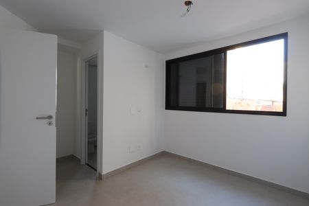 Casa de condomínio à venda com 170m², 3 quartos e 2 vagasSuíte