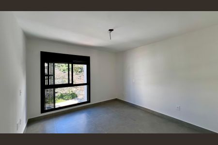 Casa à venda com 276m², 3 quartos e 2 vagasSuíte