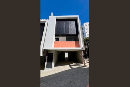 Casa à venda com 276m², 3 quartos e 2 vagasFachada
