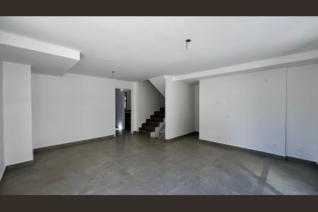 Casa à venda com 276m², 3 quartos e 2 vagasSala