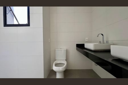 Casa à venda com 276m², 3 quartos e 2 vagasBanheiro da Suíte